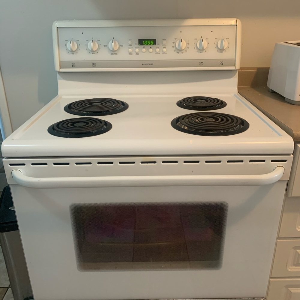 Frigidaire white stove